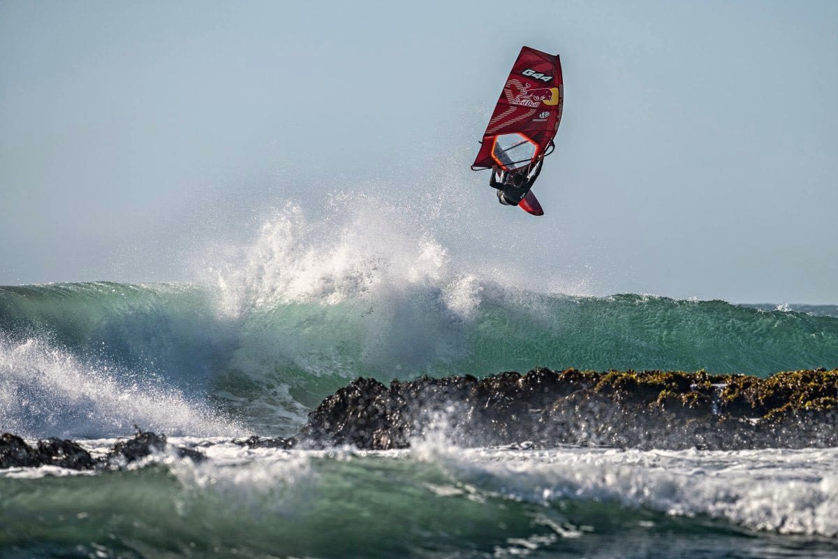 Windsurf jump over a wave in Matanzas